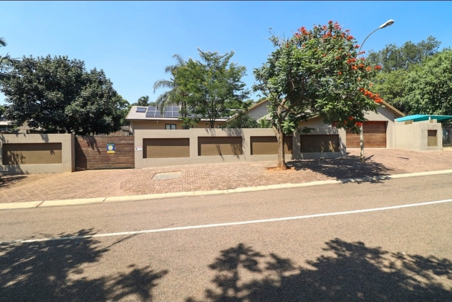 5 Bedroom Property for Sale in Protea Park North West